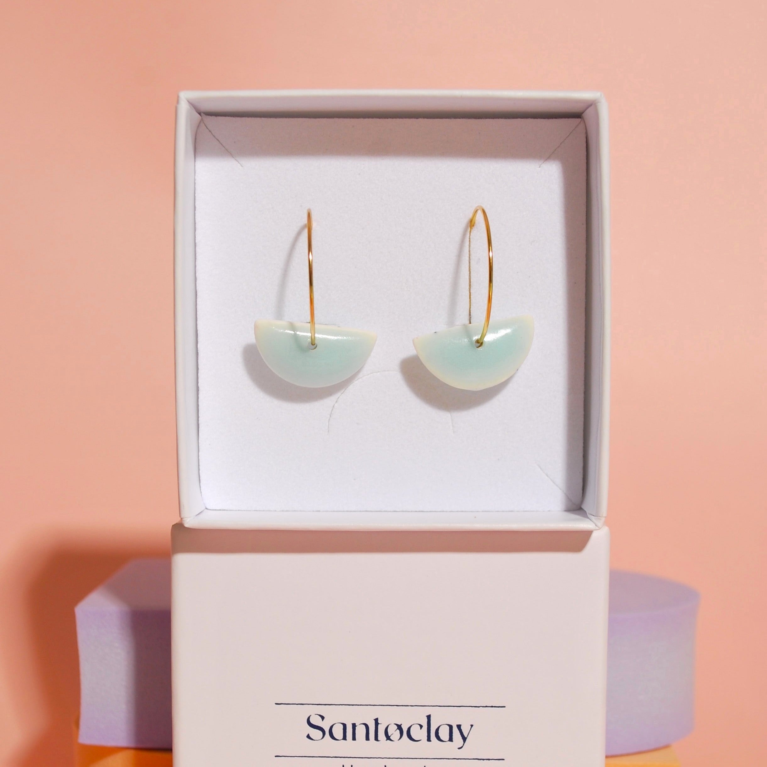 Ohrschmuck in Hellblau oder Gelb – ideal für empfindliche Haut