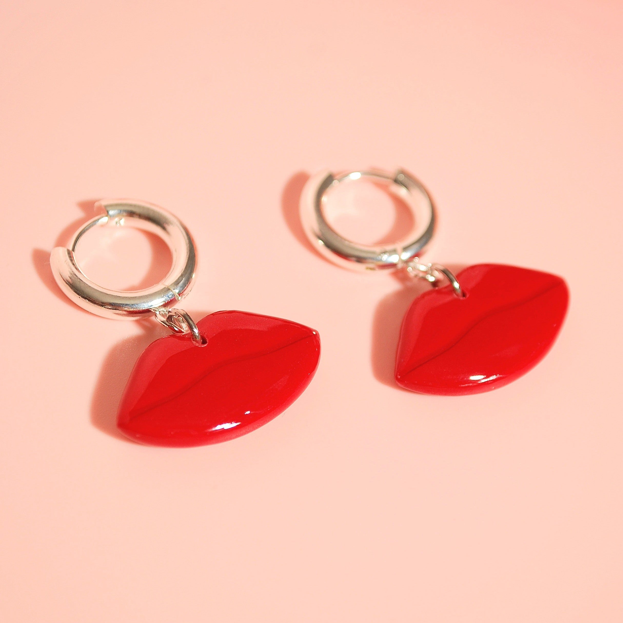 Statement-Ohrringe mit roten Lippen – Santoclay Handmade