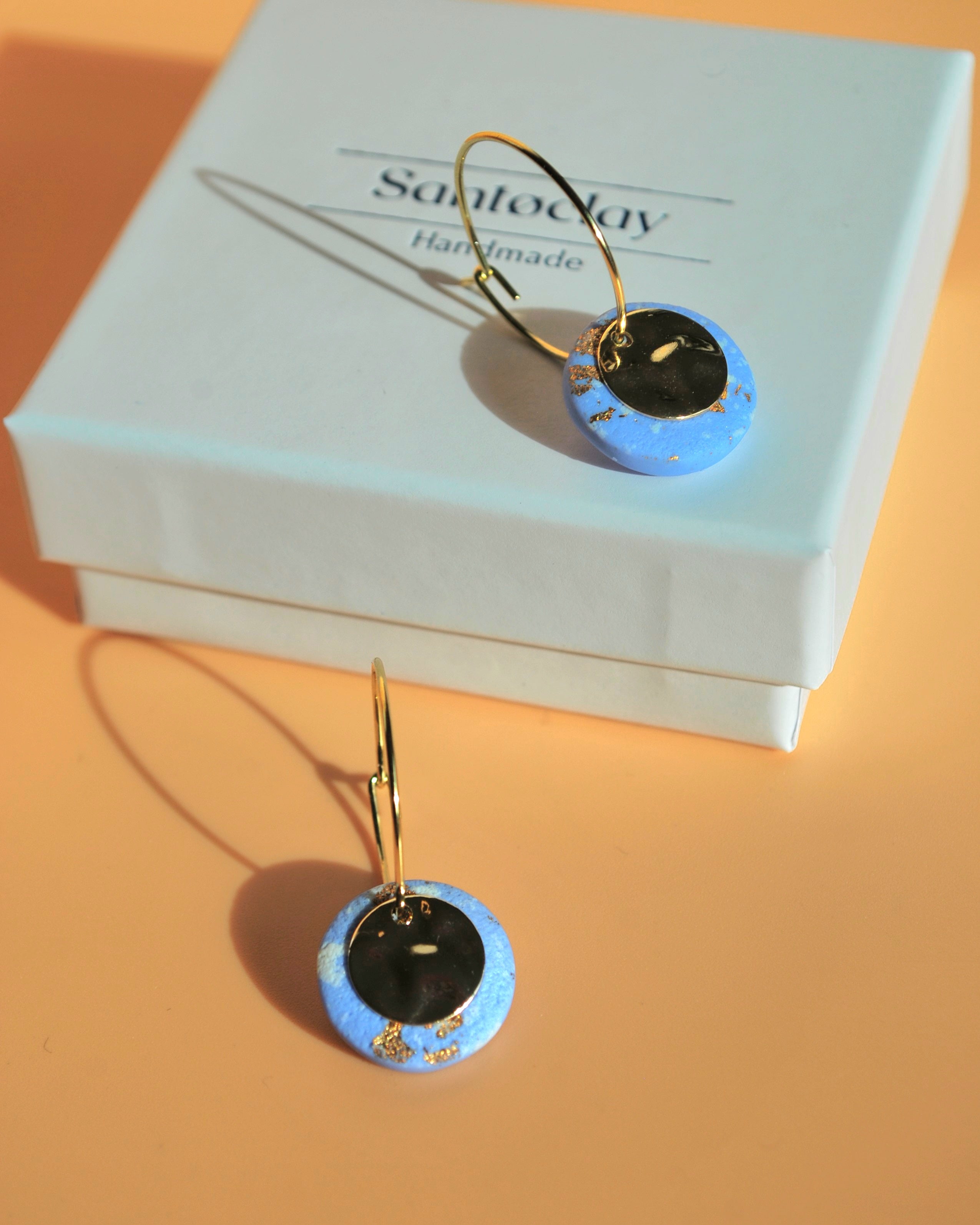 Zeitlose goldene Creolen – minimalistisch & elegant