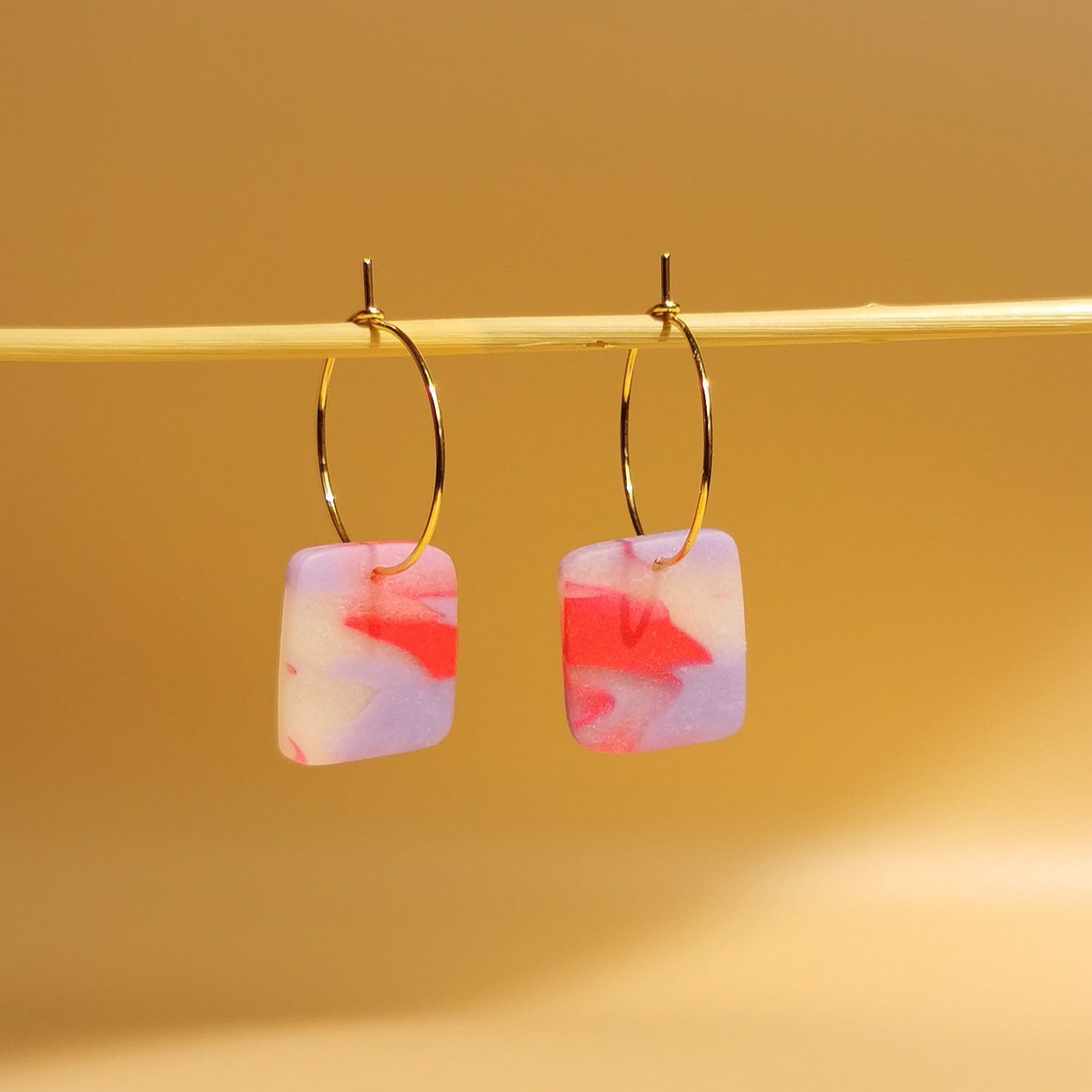 Handgemachte Creolen mit Farbverlauf – stilvolle Ohrringe für jeden Look