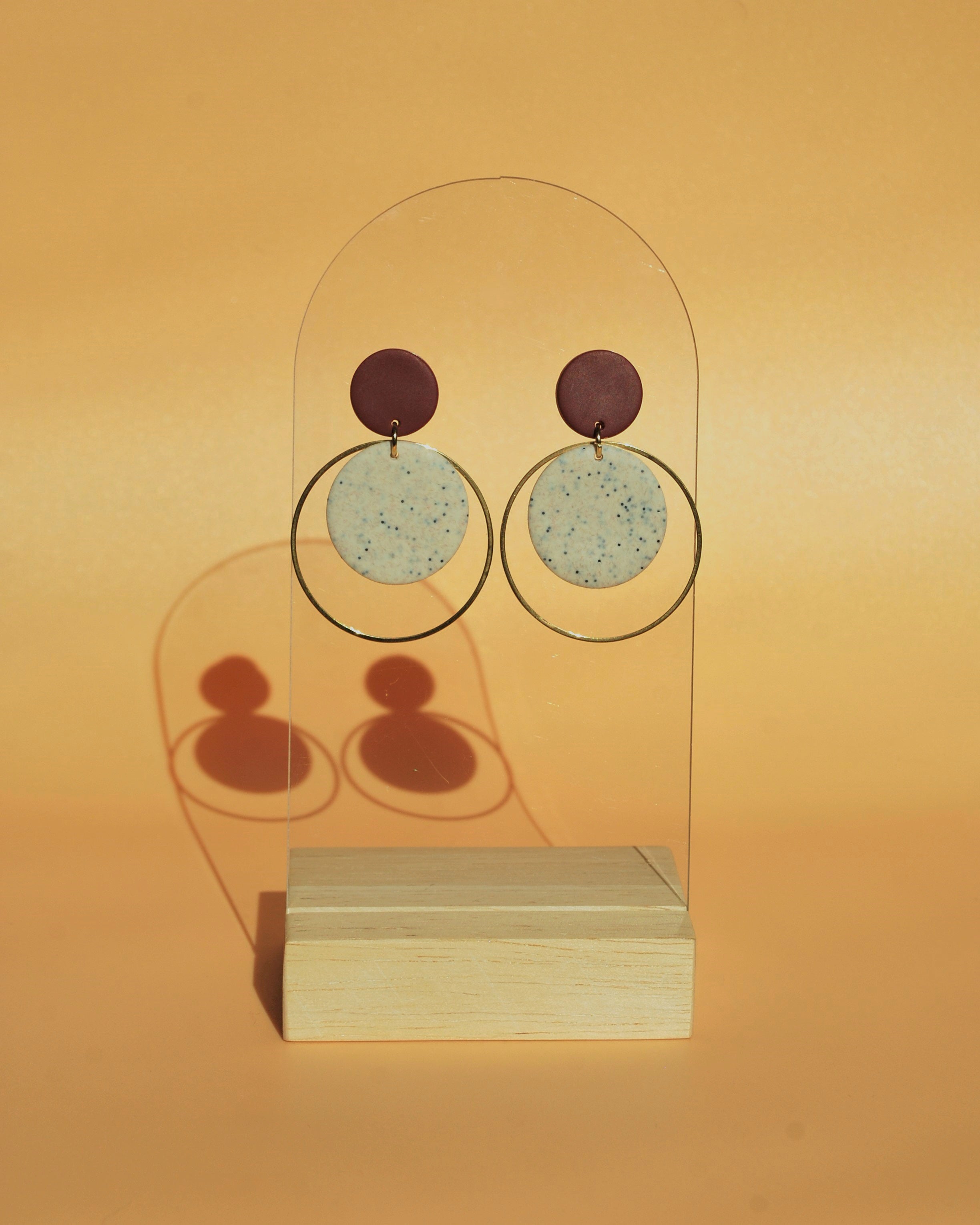 Goldene Statement-Ohrringe für empfindliche Haut – handmade in München