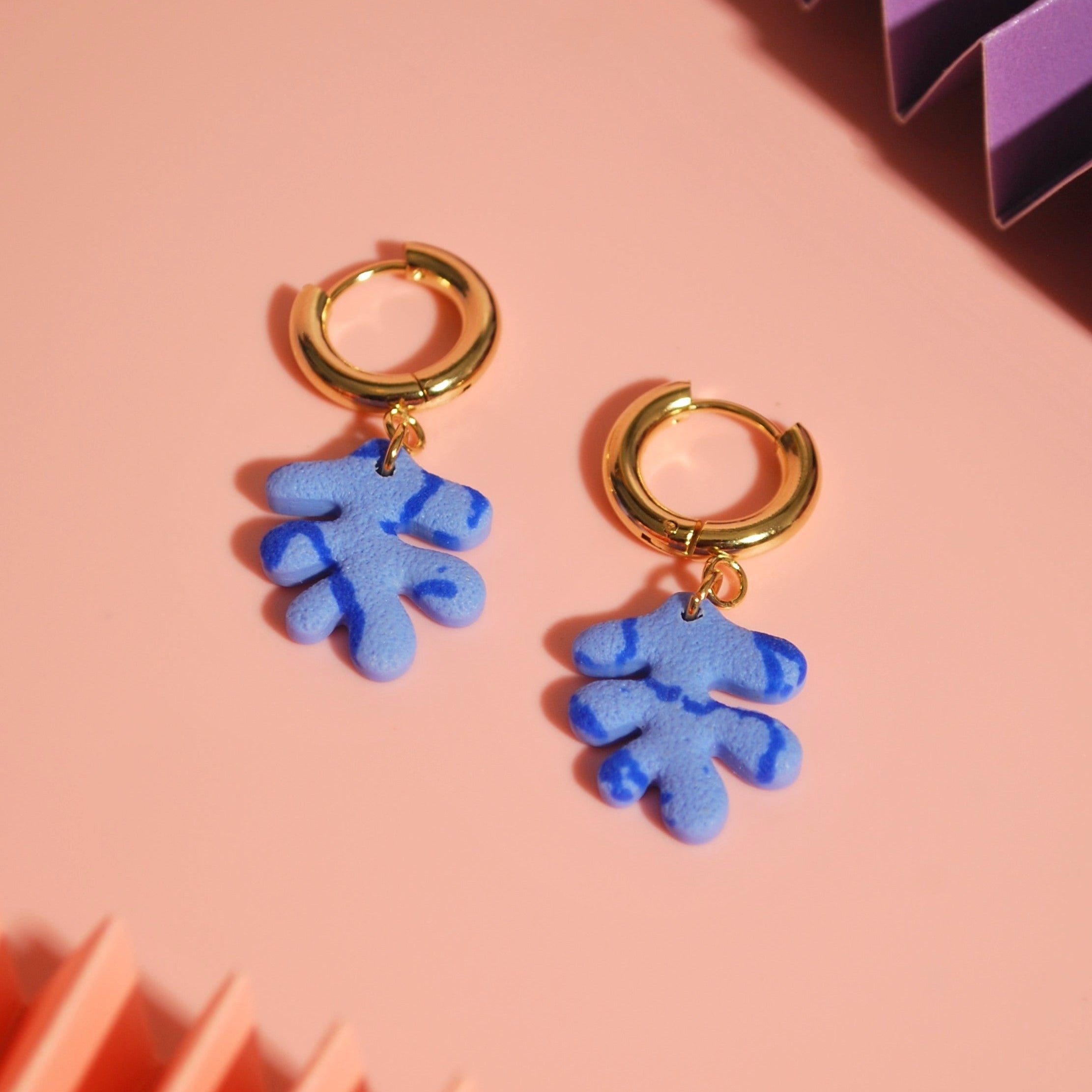 leicht-creolen-hellblau-chirurgenstahl