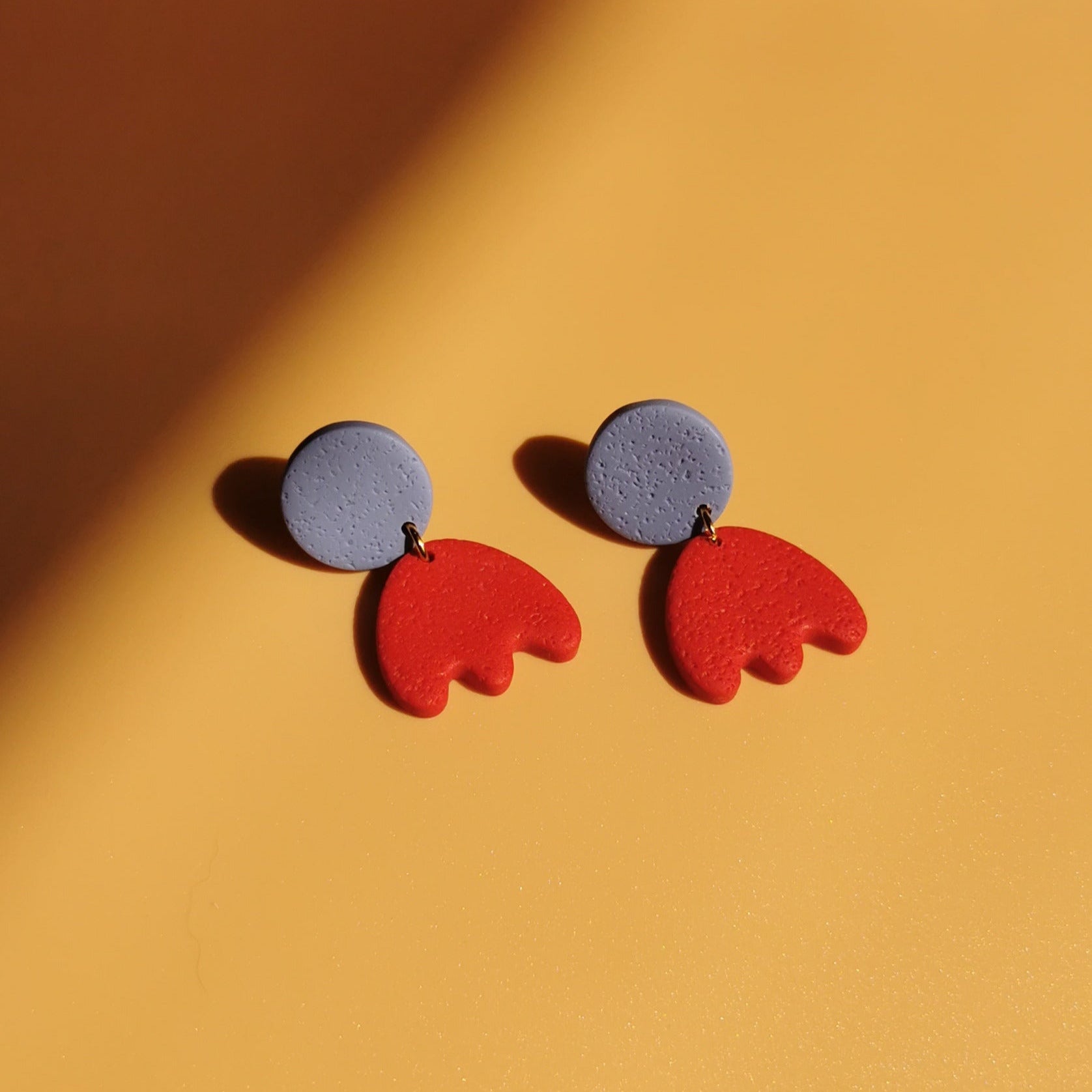 Lena Ohrringe – farbenfroh, federleicht & hautfreundlich