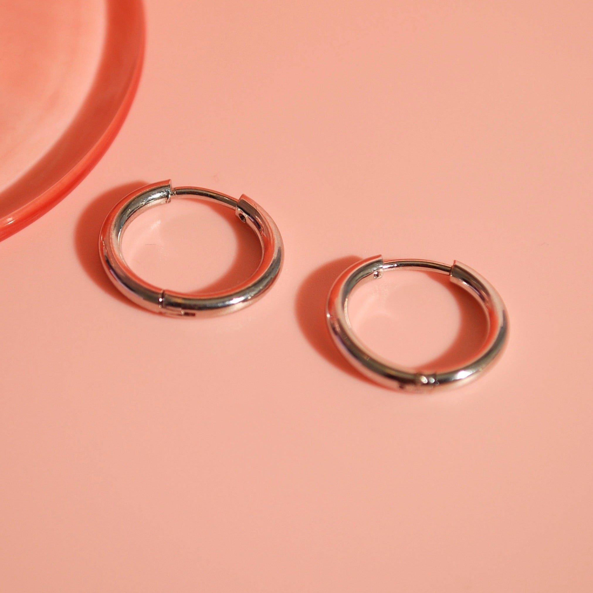 Santoclay Basics – schlichte Creolen in zwei Ausführungen