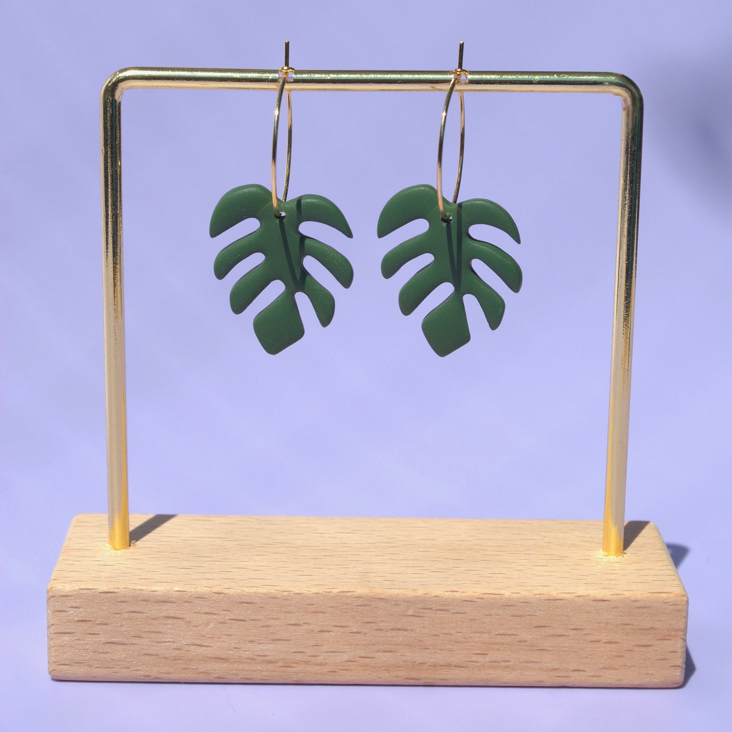 Tropische Creolen mit Pflanzenmotiv – leicht & hautfreundlich