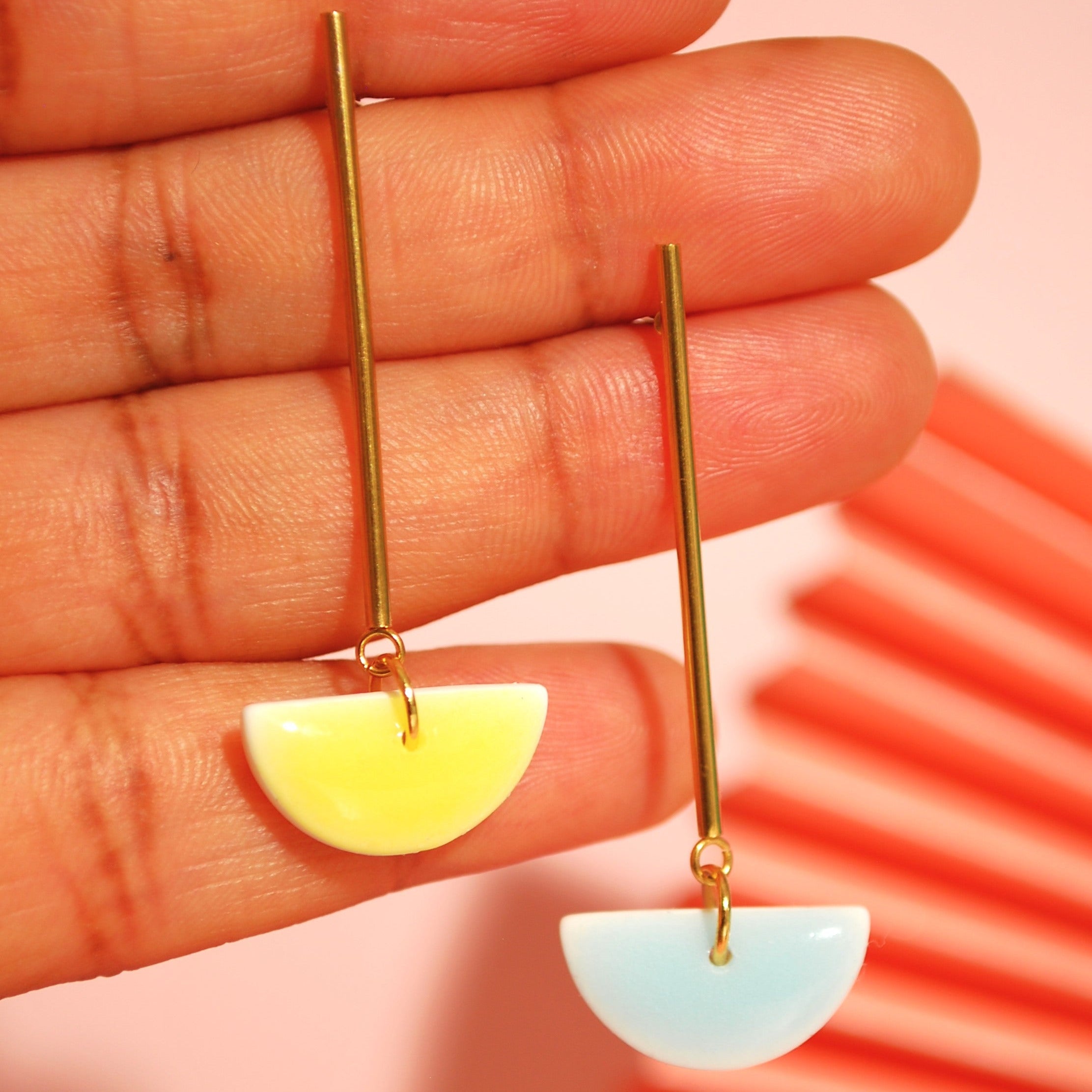 Leichte Polymer Clay Ohrringe in Pastellblau und Gelb