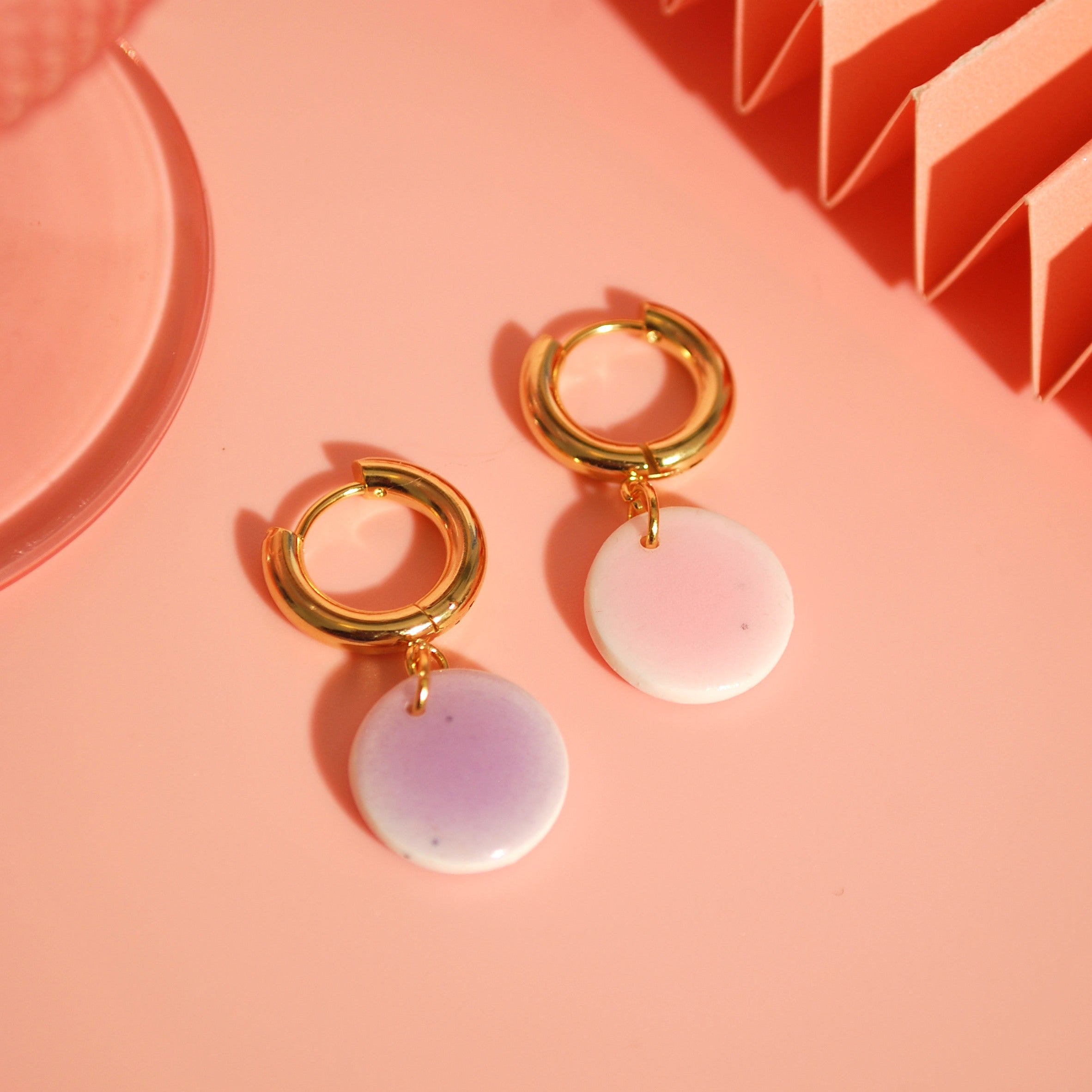 Minimalistische roséfarbene Creolen – Polymer Clay Schmuck