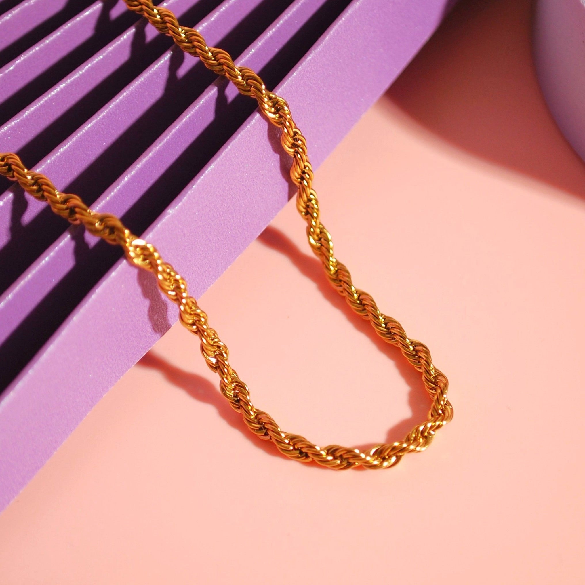 Strukturierte Kette aus Chirurgenstahl – ideal für empfindliche Haut