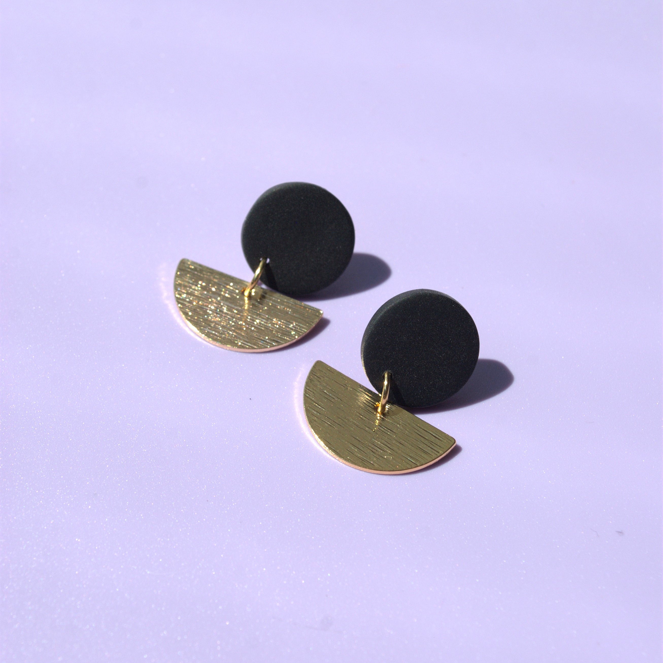 Clarisse – bunte Ohrstecker mit 24K vergoldetem Chirurgenstahl