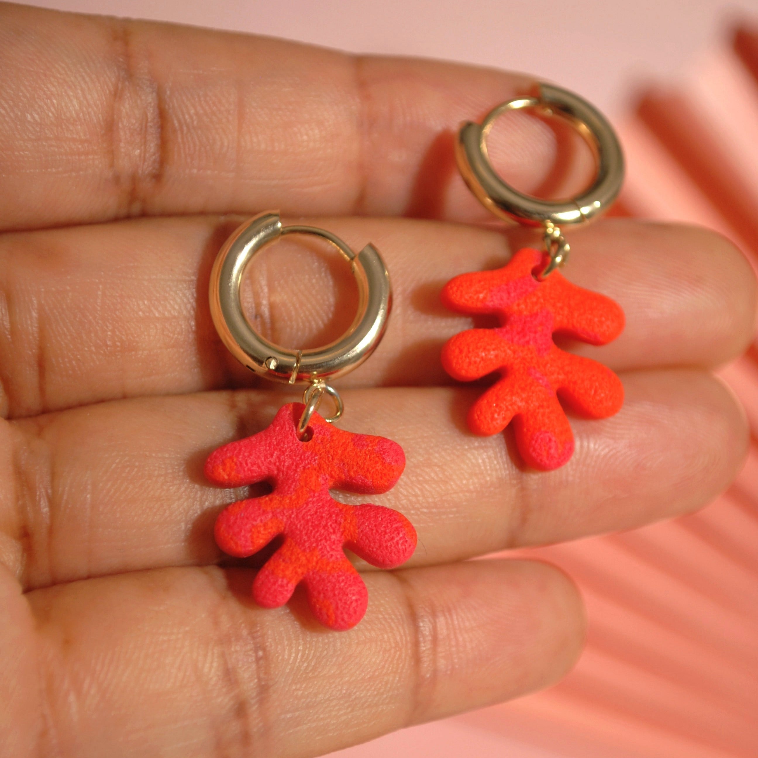 Korallen Creolen aus 24K vergoldetem Chirurgenstahl – Modell Linda