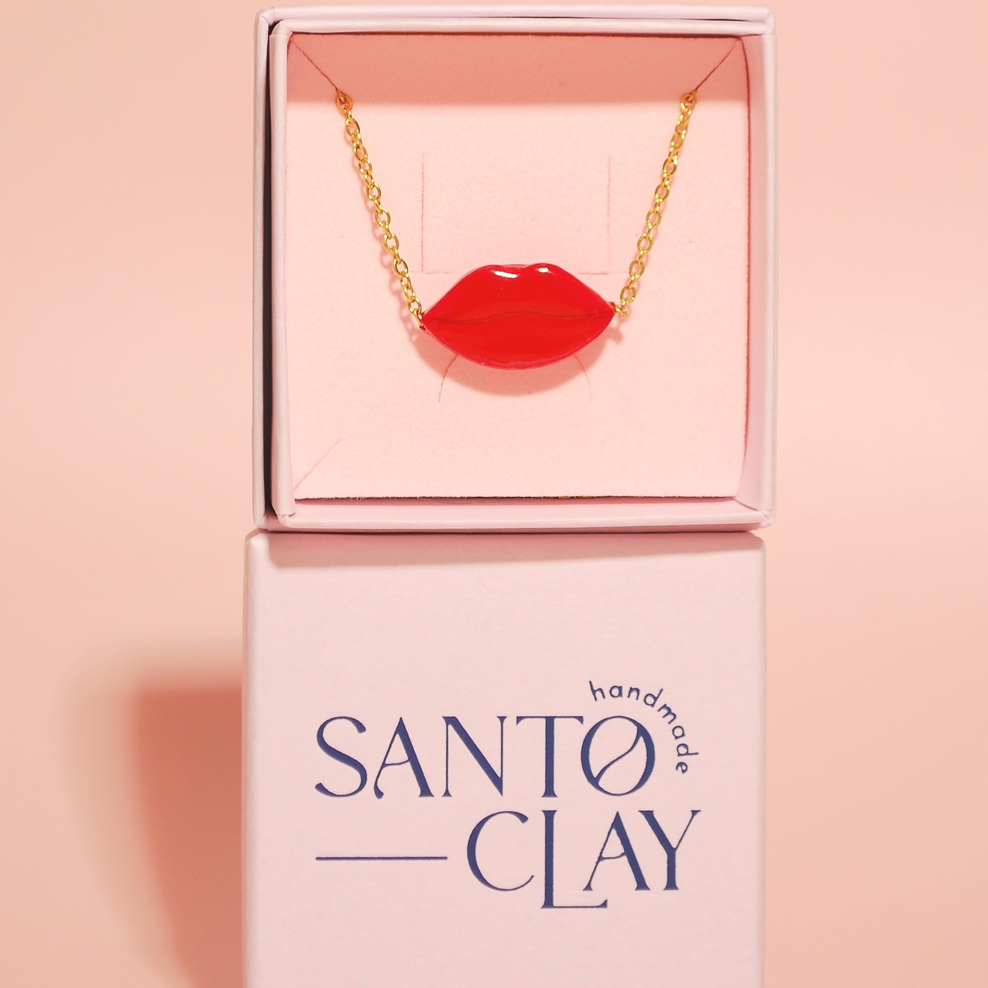 Red Kiss Kette in Santoclay Schmuckbox – perfektes Geschenk