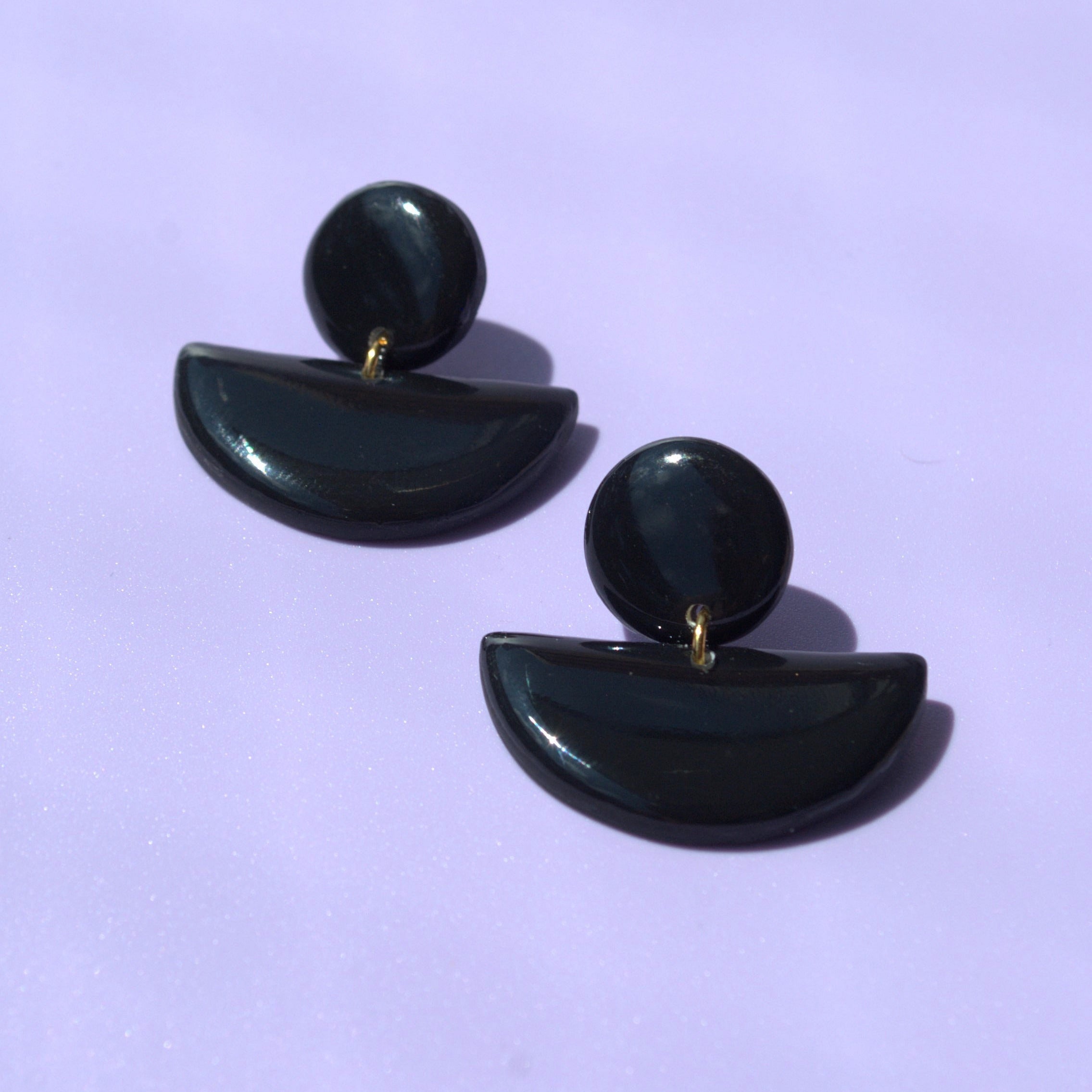 Schwarze Design-Ohrringe aus Polymer Clay – handmade