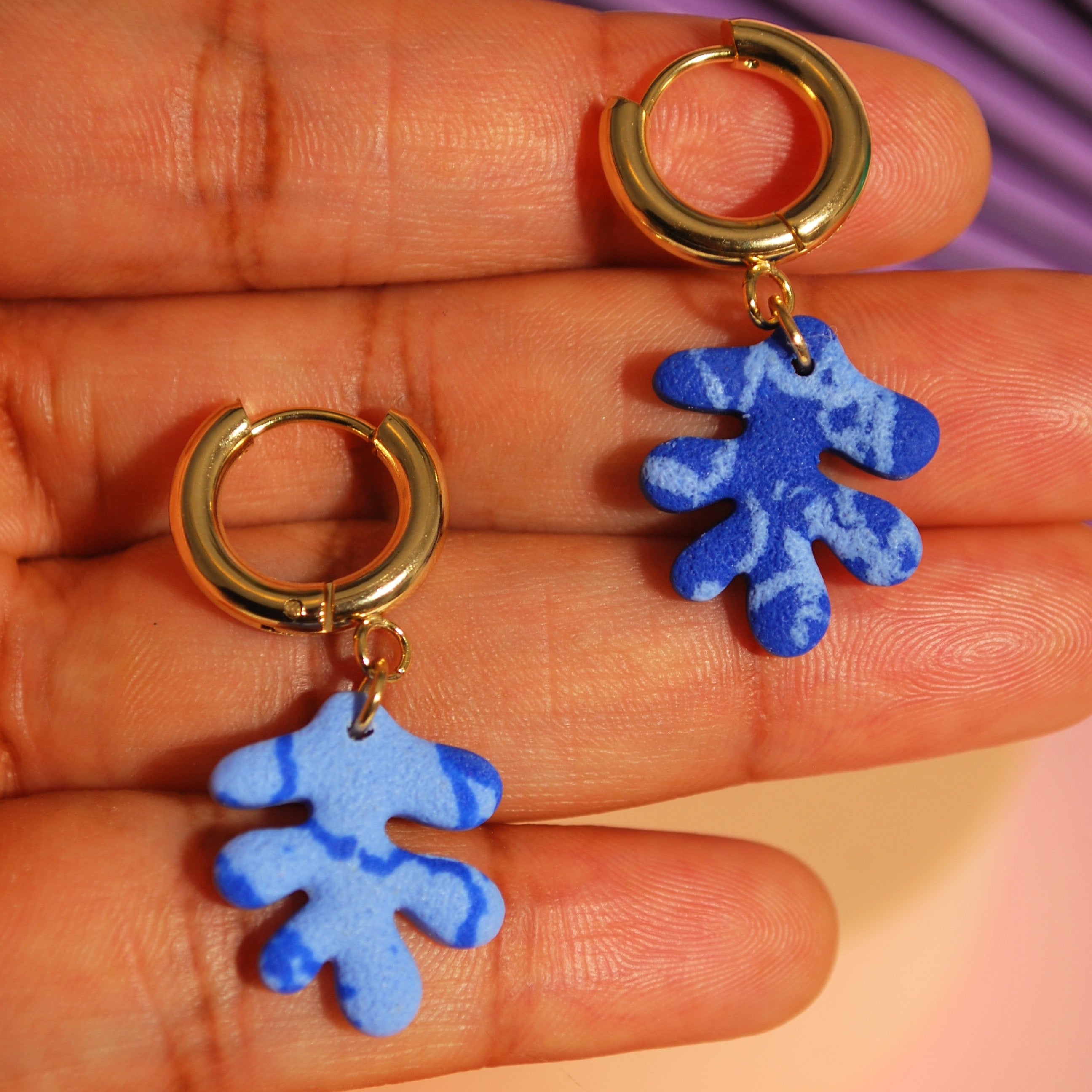 statement-creolen-blau-marmor-santoclay