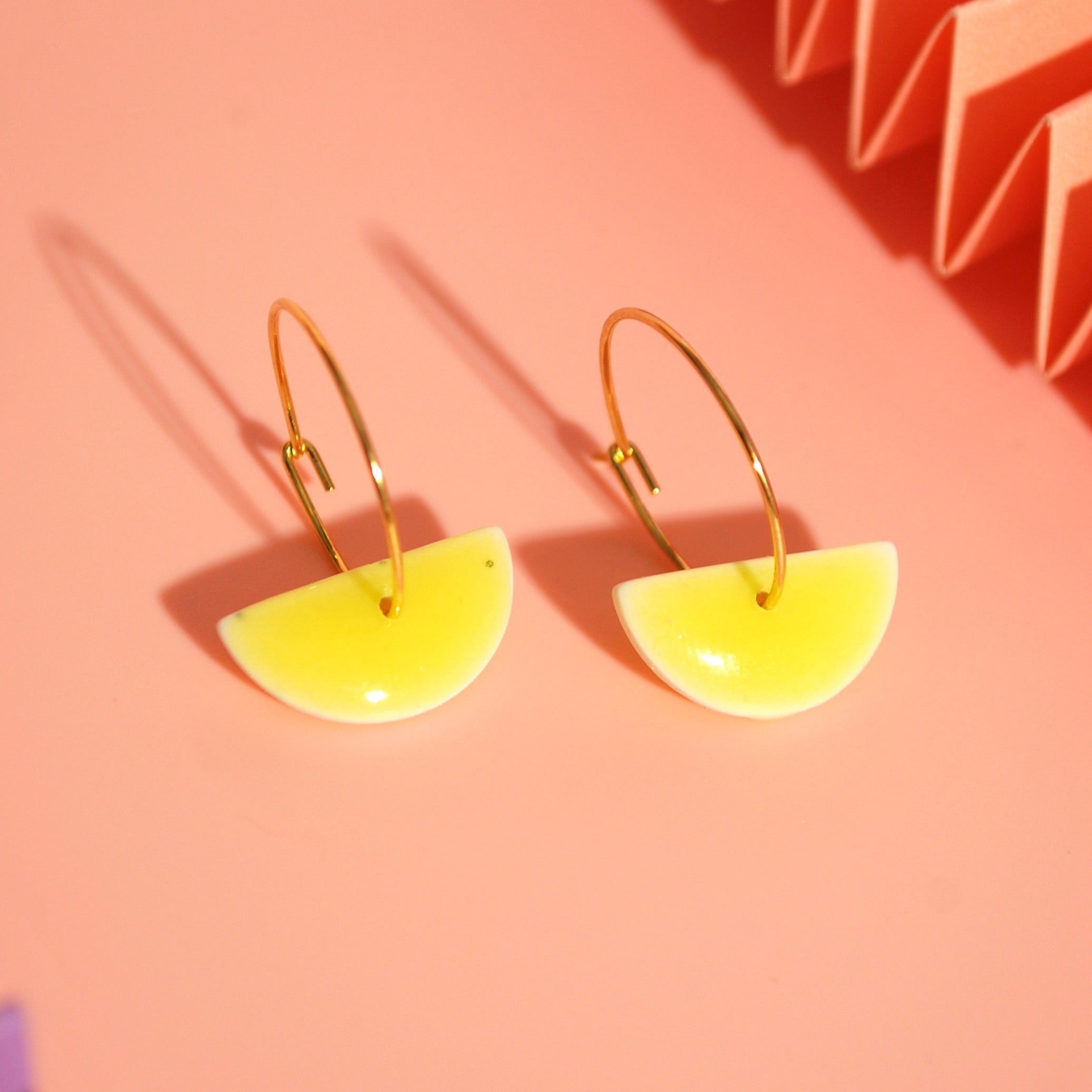 Leichte Statement-Creolen mit 24K Vergoldung für Damen