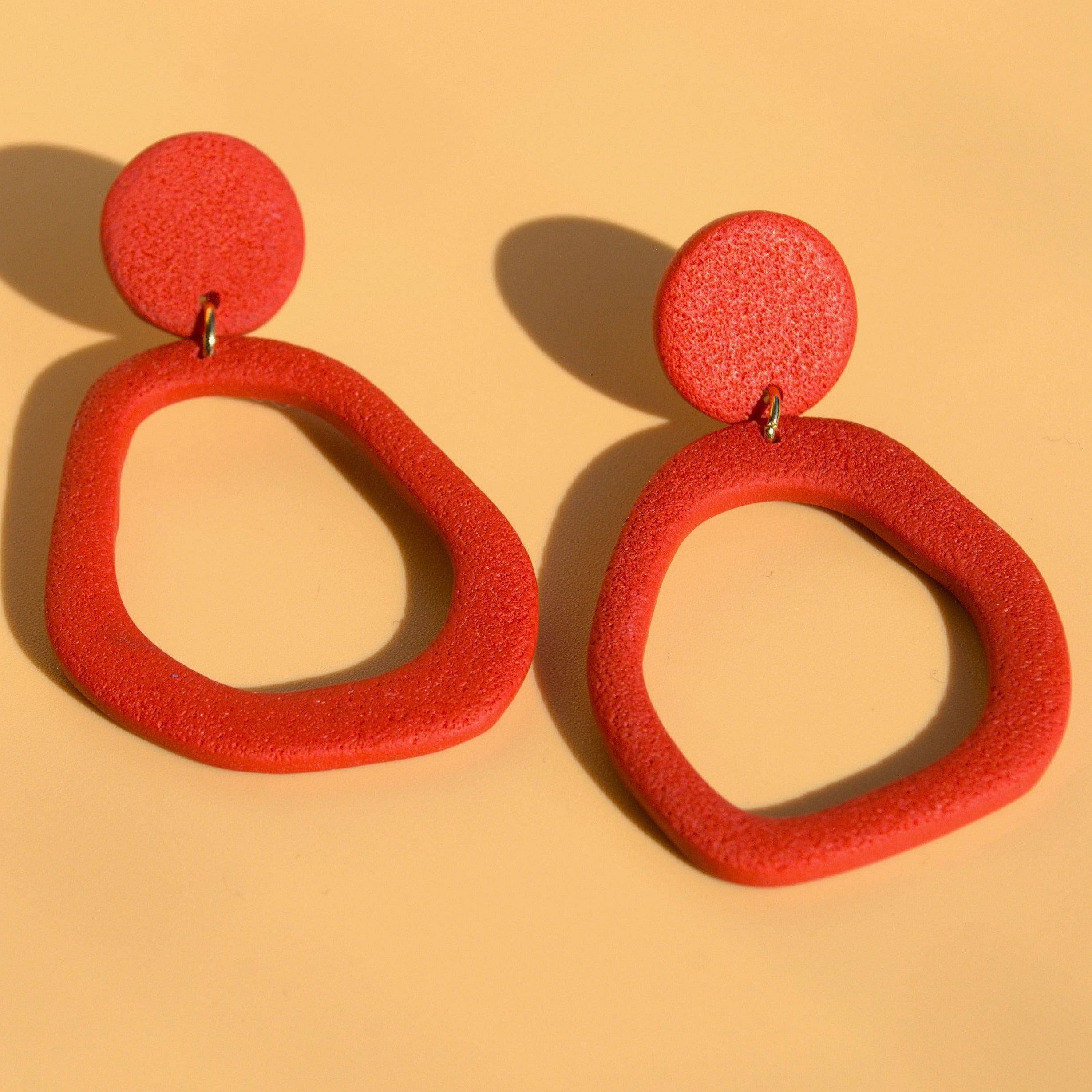 Santoclay Statement-Schmuck in kräftigem Rot