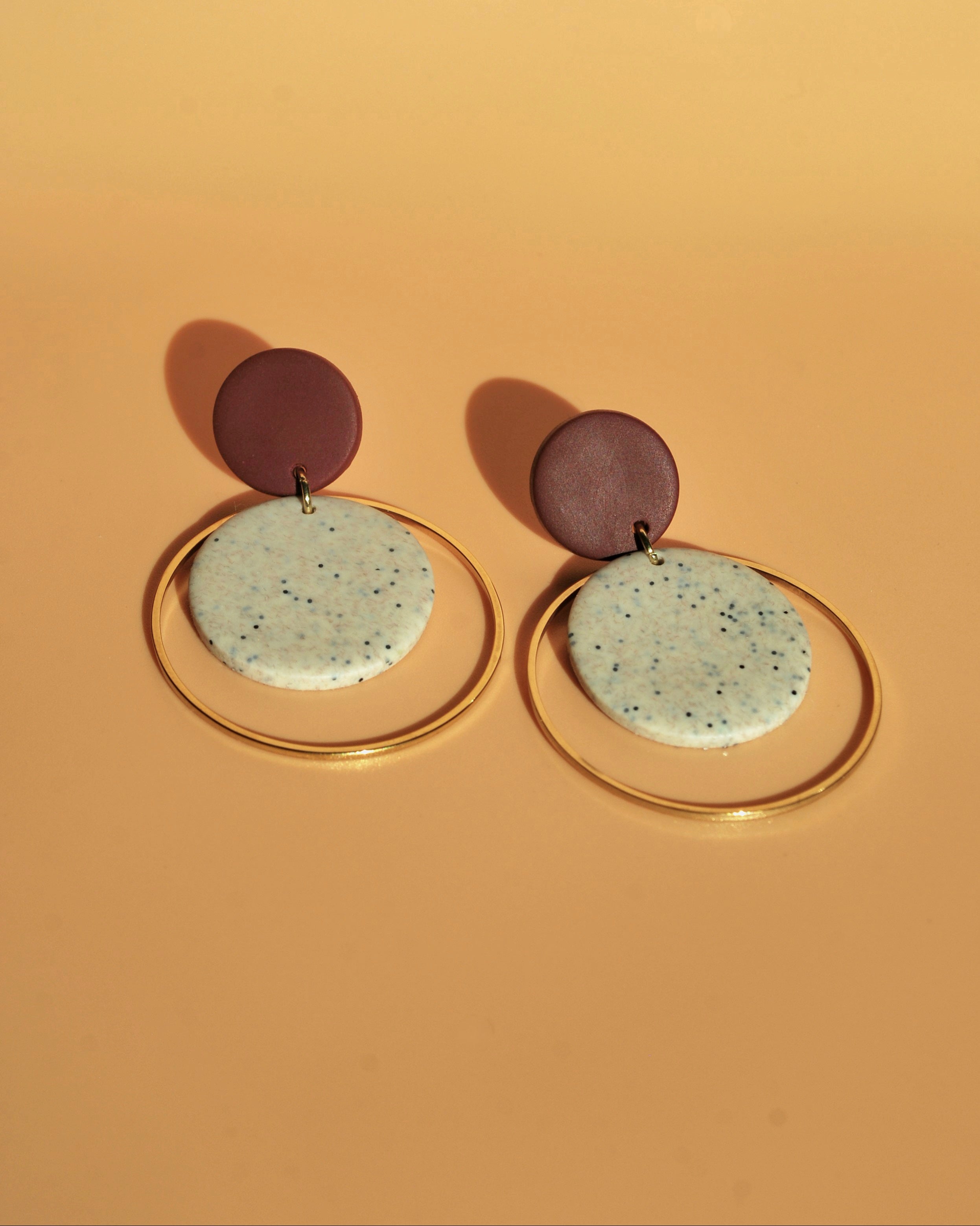 Santoclay Schmuck – goldene Ohrringe im Boho-Stil