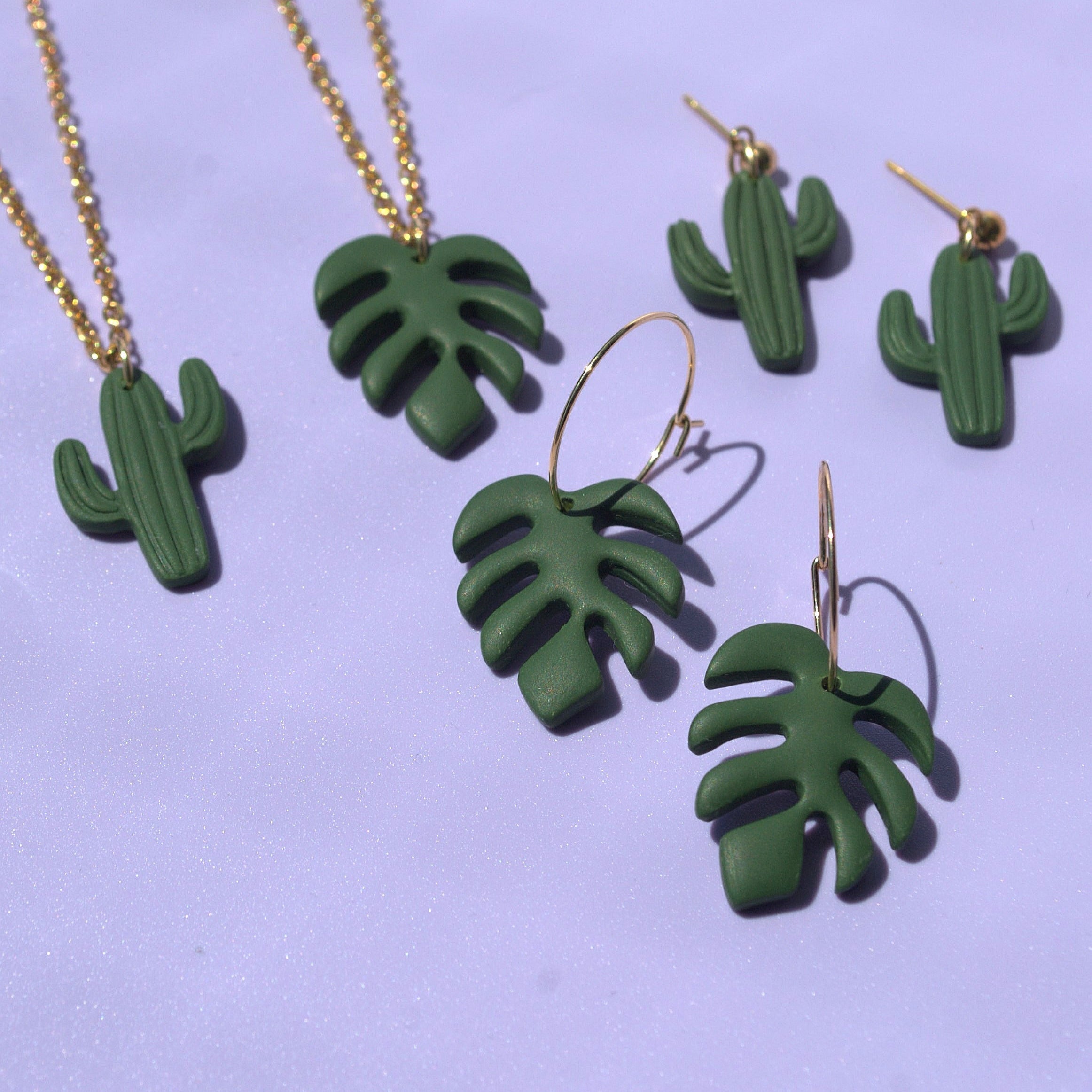 Boho-Creolen mit Blatt-Anhänger – goldene Statement-Ohrringe