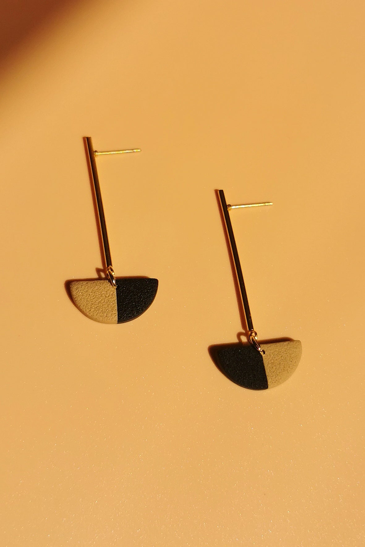 Valencia | Long earrings | 18k gold plated 