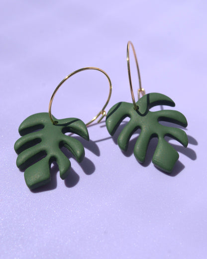 Handgefertigte Monstera-Ohrringe – 18K vergoldet & elegant