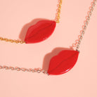 Handgemachte Red Kiss Halskette von Santoclay Handmade in München