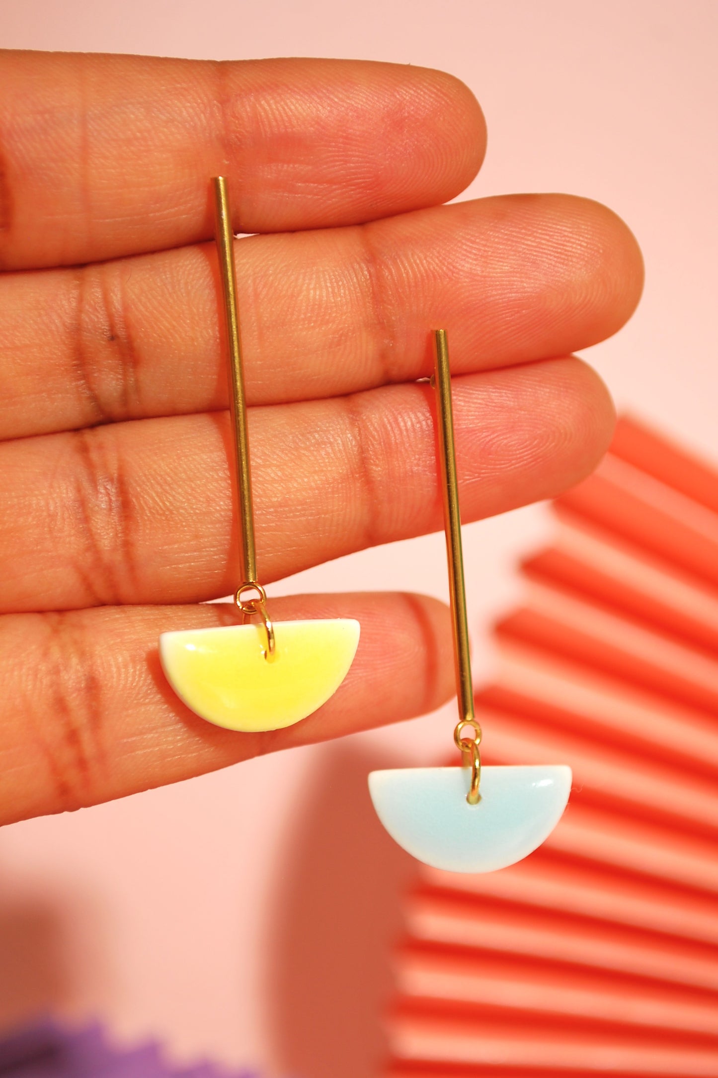 Leichte Polymer Clay Ohrringe in Pastellblau und Gelb