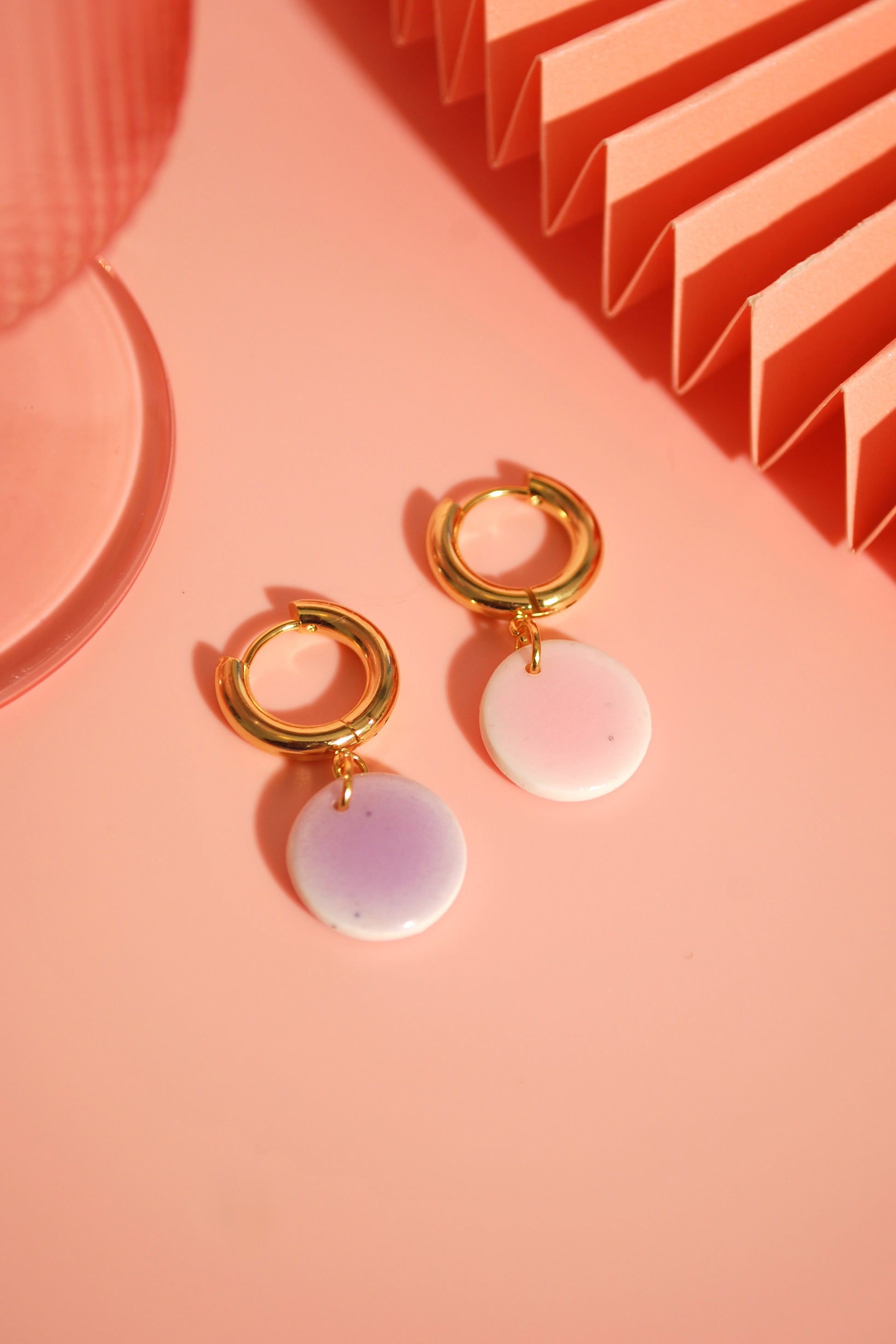Minimalistische roséfarbene Creolen – Polymer Clay Schmuck
