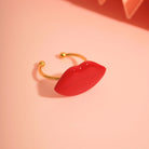 red-kiss-ring-santoclay-lippenform-gold