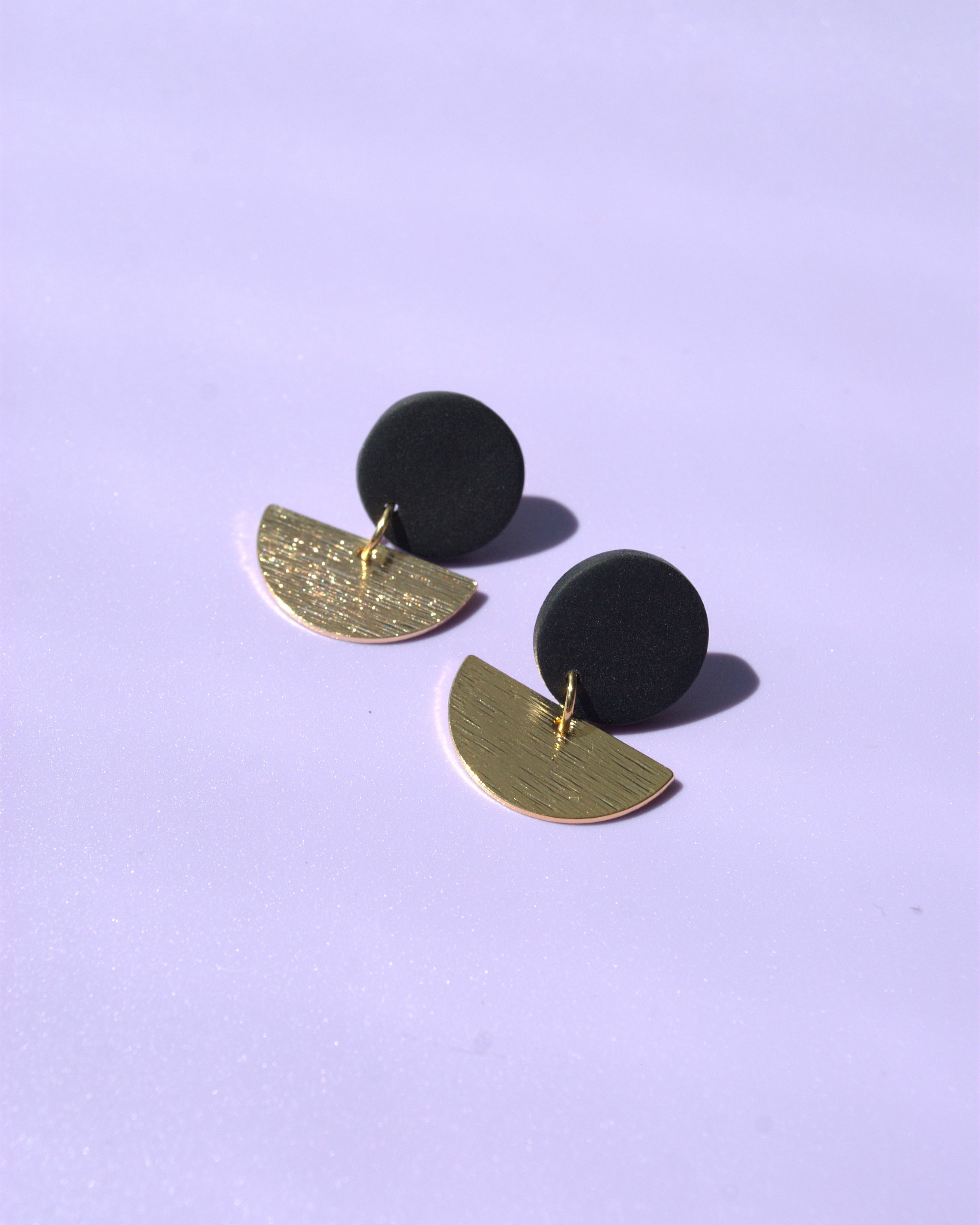 Clarisse – bunte Ohrstecker mit 24K vergoldetem Chirurgenstahl