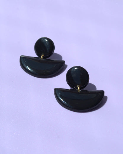 Schwarze Design-Ohrringe aus Polymer Clay – handmade